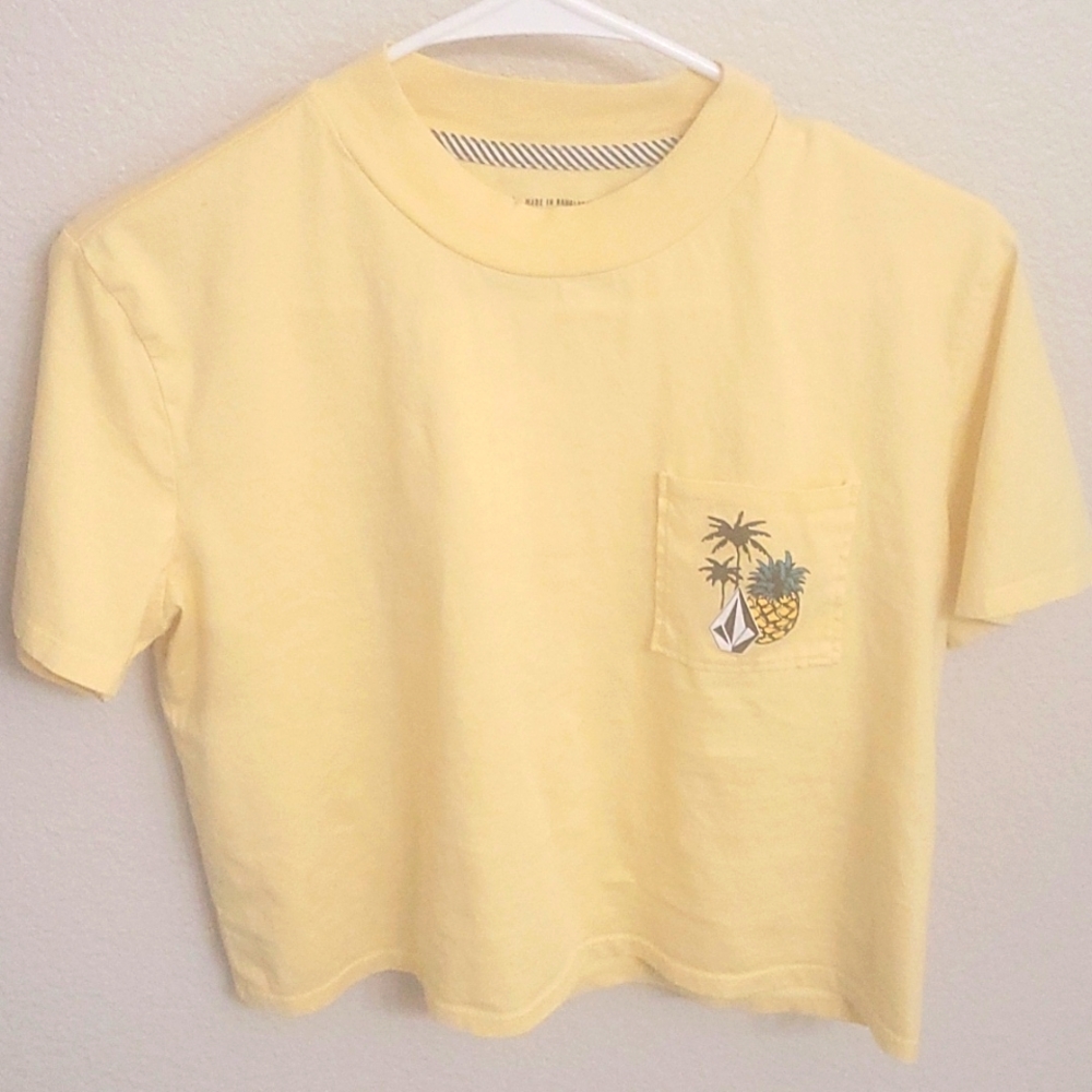 NWOT Volcom t-shirt